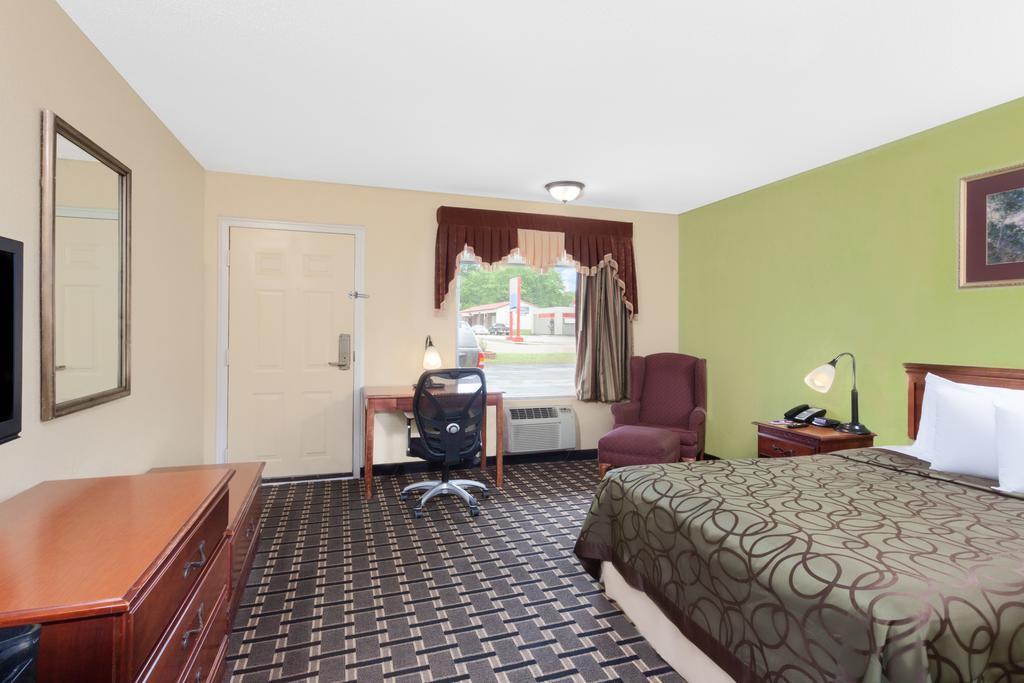 Travelodge By Wyndham Jackson I-40 Exit 82 Exterior foto